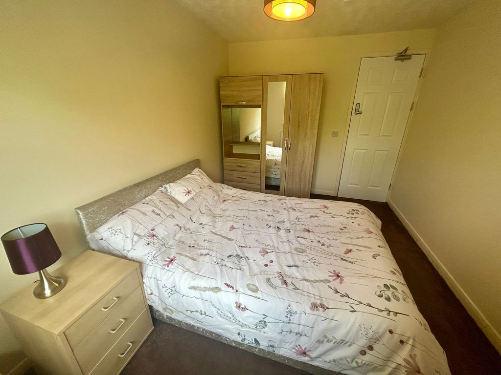 Property photo 2 of 11