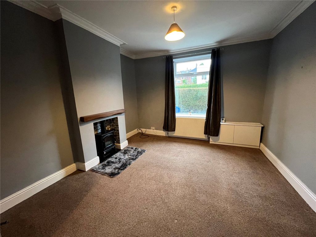 Property photo 3 of 15 Lounge Area