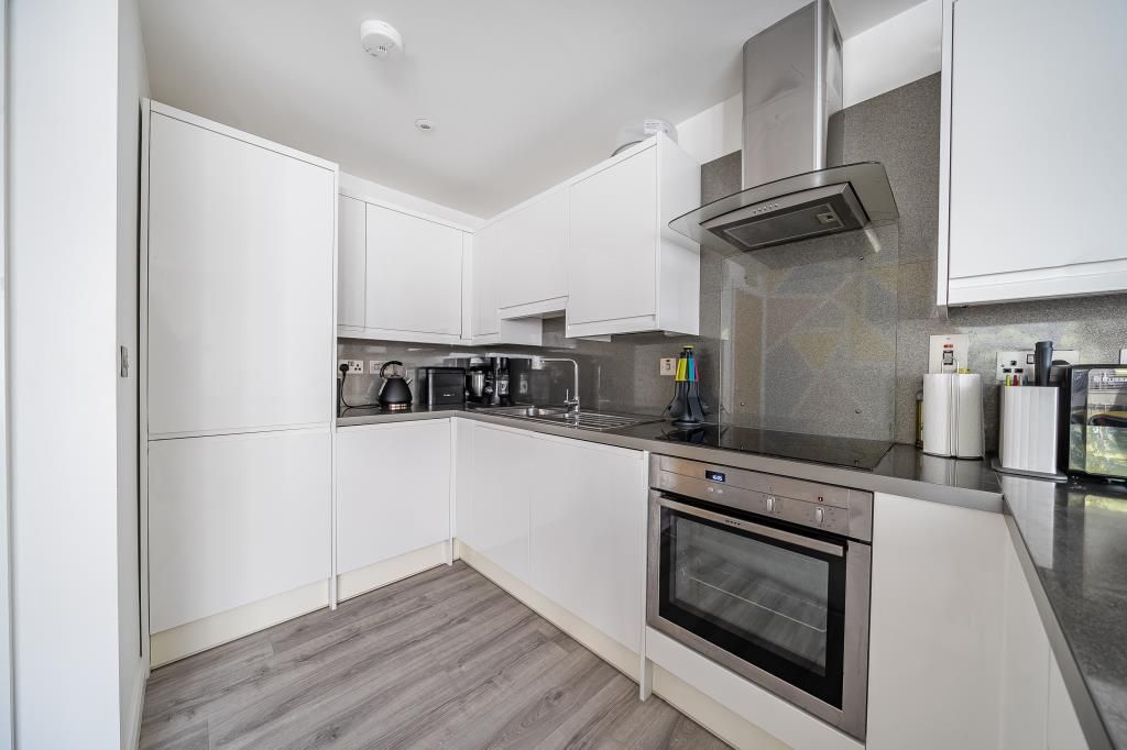 Property photo 3 of 19 Kitchen