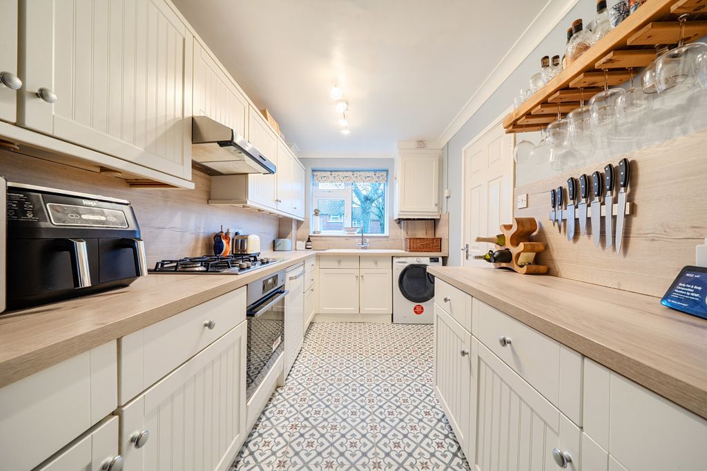 Property photo 3 of 24 Kitchen