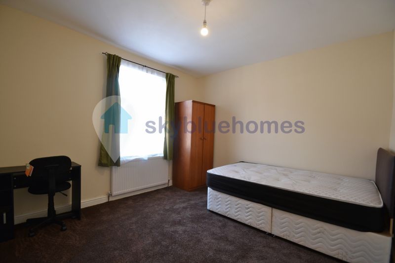 Property photo 3 of 9 Photo 9