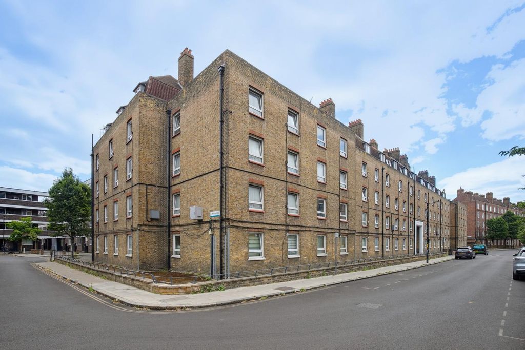 Property photo 3 of 13 Ameryhouse15-56.Jpg