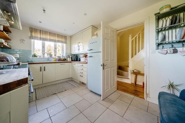 Property photo 3 of 20 Kitchen