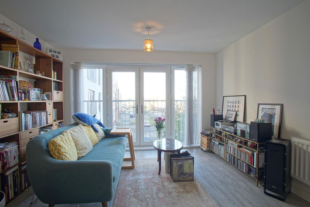 Property photo 2 of 10