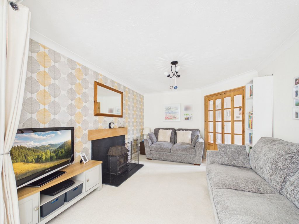 Property photo 3 of 18