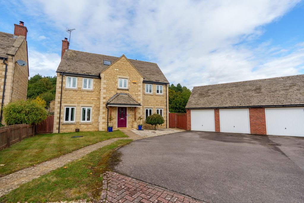 Property photo 1 of 17