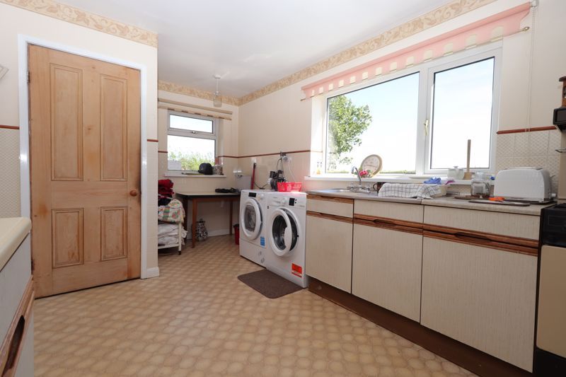 Property photo 3 of 32 Kitchen