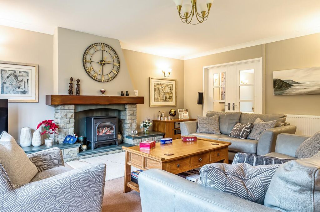 Property photo 2 of 28 1405300-9-697B774506290.Jpg