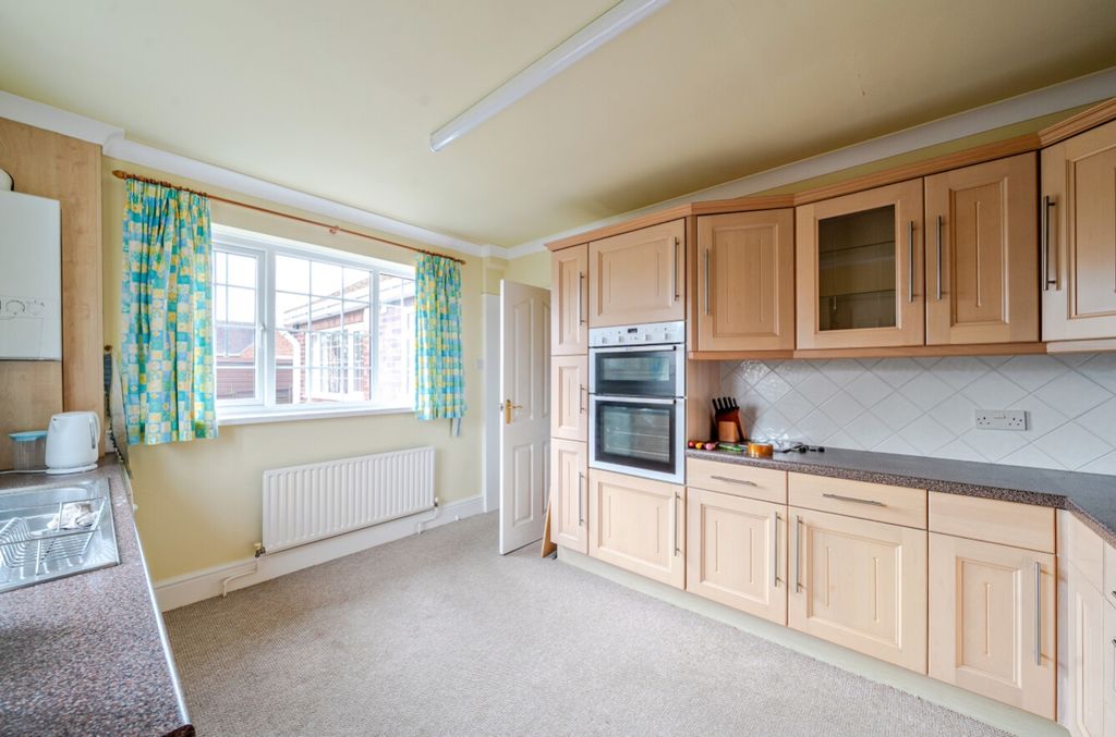 Property photo 3 of 22 1344133-1-68Ad9c2912789