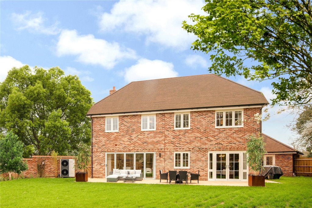 Property photo 1 of 16 Picture No. 02