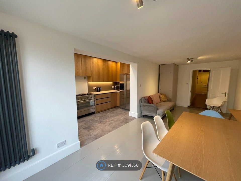 Property photo 2 of 11 Shared Kitchen / Living-Dining