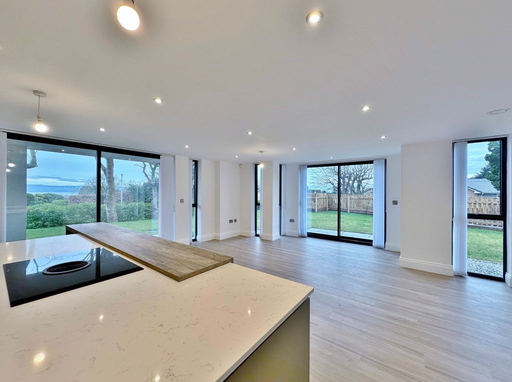 Property photo 3 of 20 Photo 9