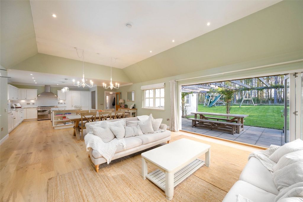 Property photo 2 of 32 Picture No. 07