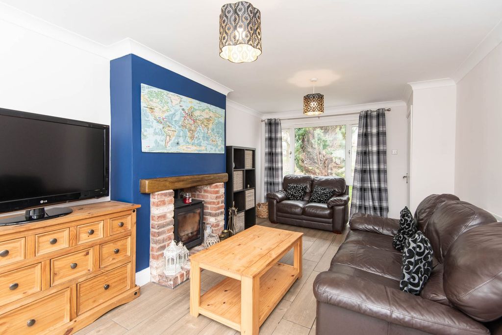 Property photo 3 of 20