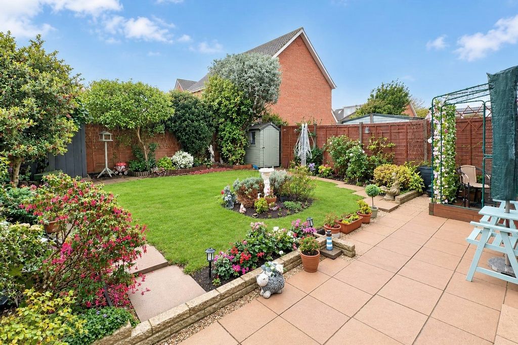 Property photo 2 of 12 5902934