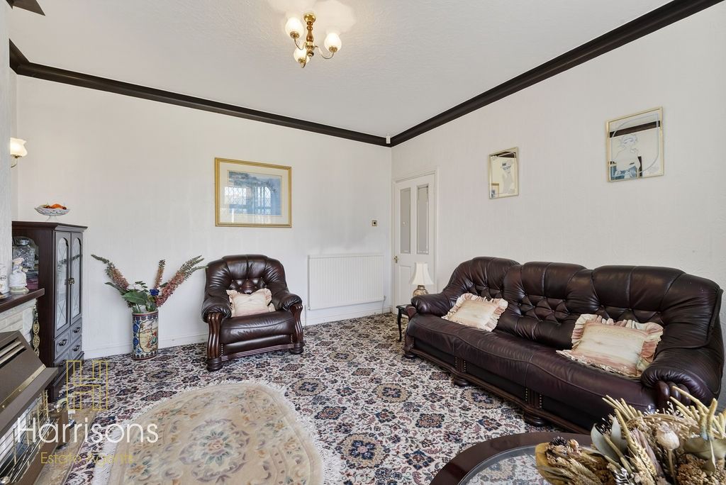 Property photo 3 of 26 4921835