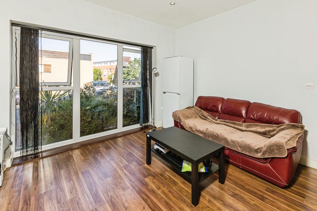 Property photo 2 of 14