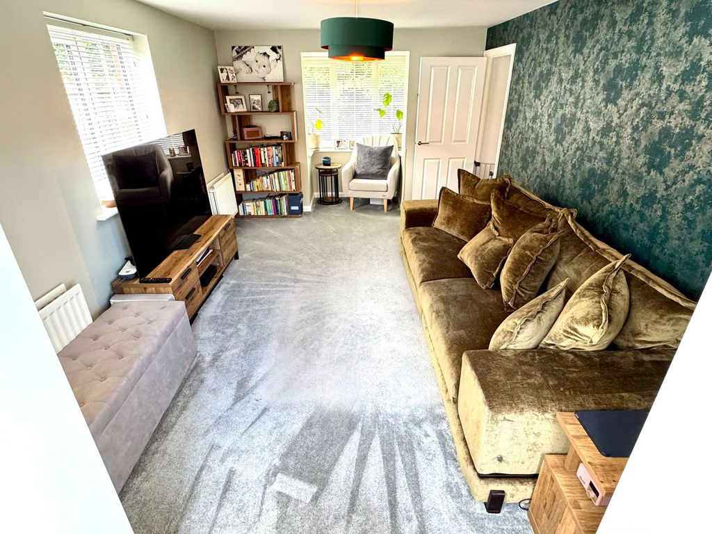 Property photo 2 of 25