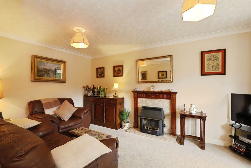 Property photo 2 of 12