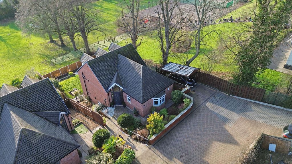 Property photo 2 of 40