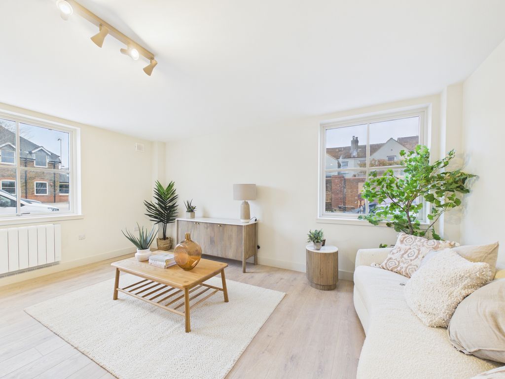 Property photo 1 of 4 Living Area