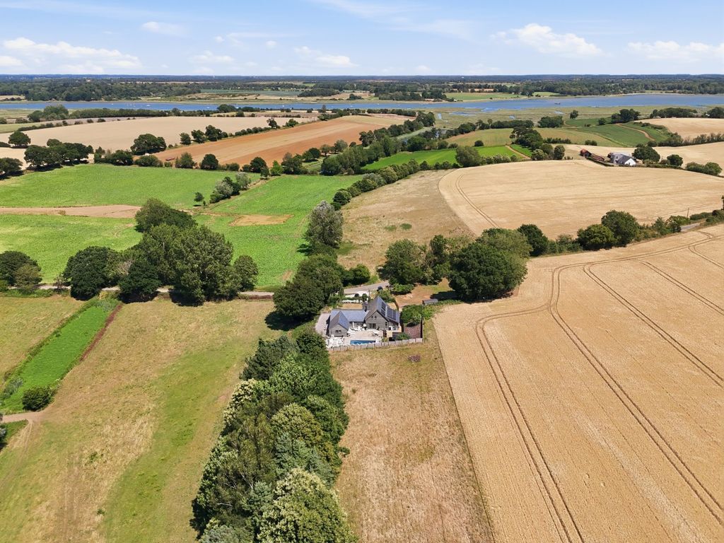 Property photo 1 of 28 Huxley Farm
