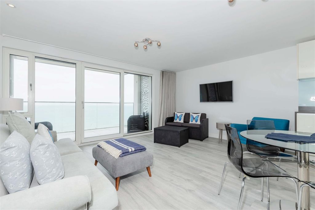 Property photo 2 of 13 Beach Residence_9.Jpg