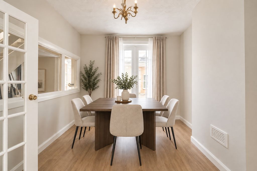 Property photo 3 of 8 Dining Room