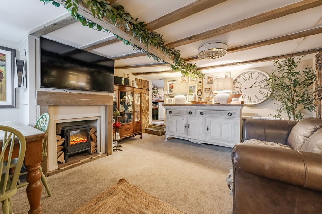 Property photo 2 of 18