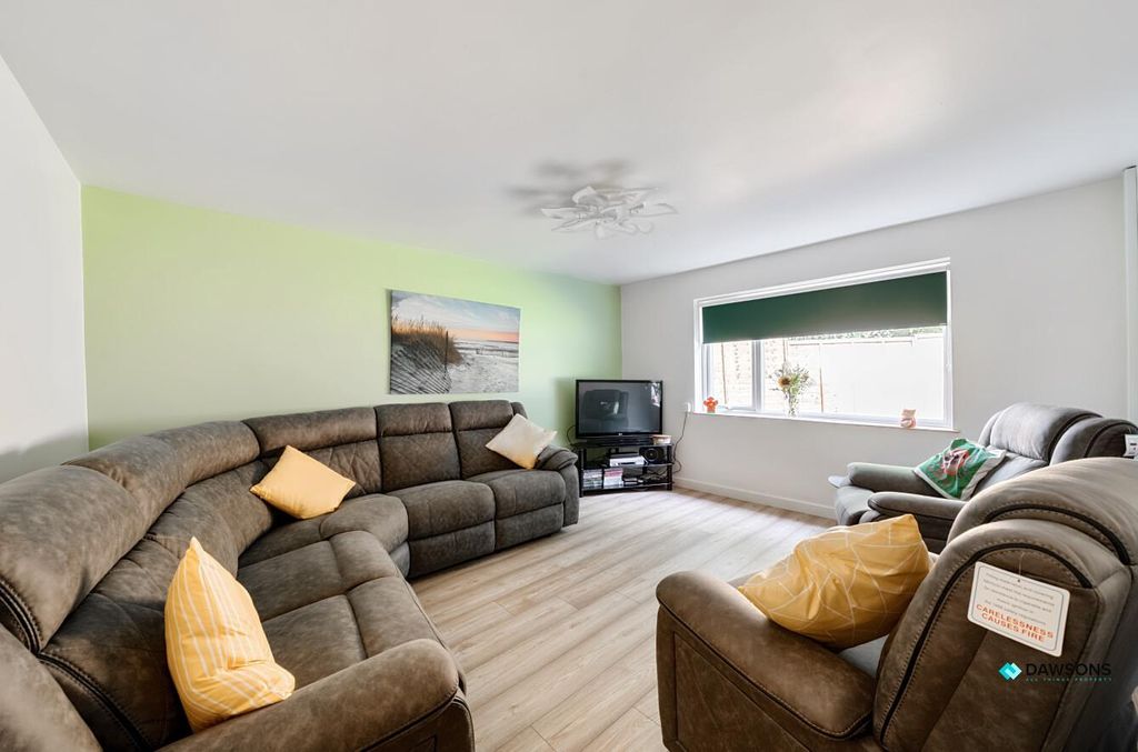 Property photo 2 of 26 c824Bca1-475E-4905-A4Fa-13B7dab8c023.Jpg