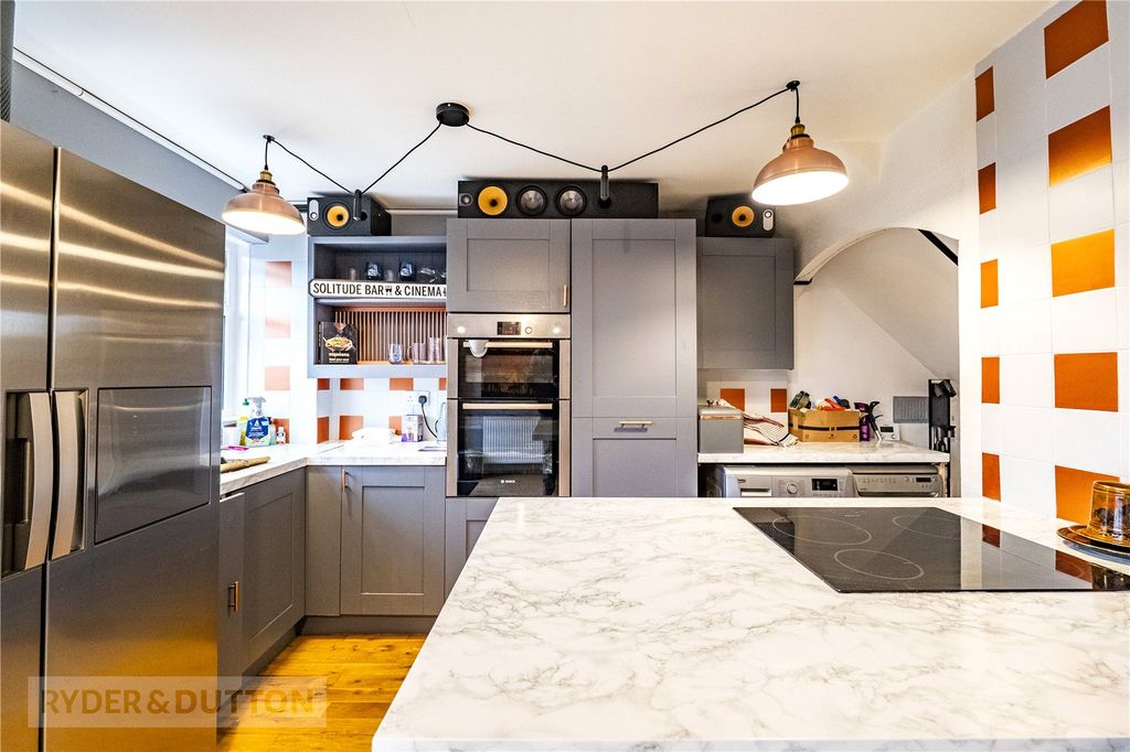 Property photo 3 of 26 Picture No. 16