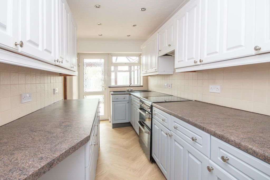 Property photo 3 of 13 Kitchen