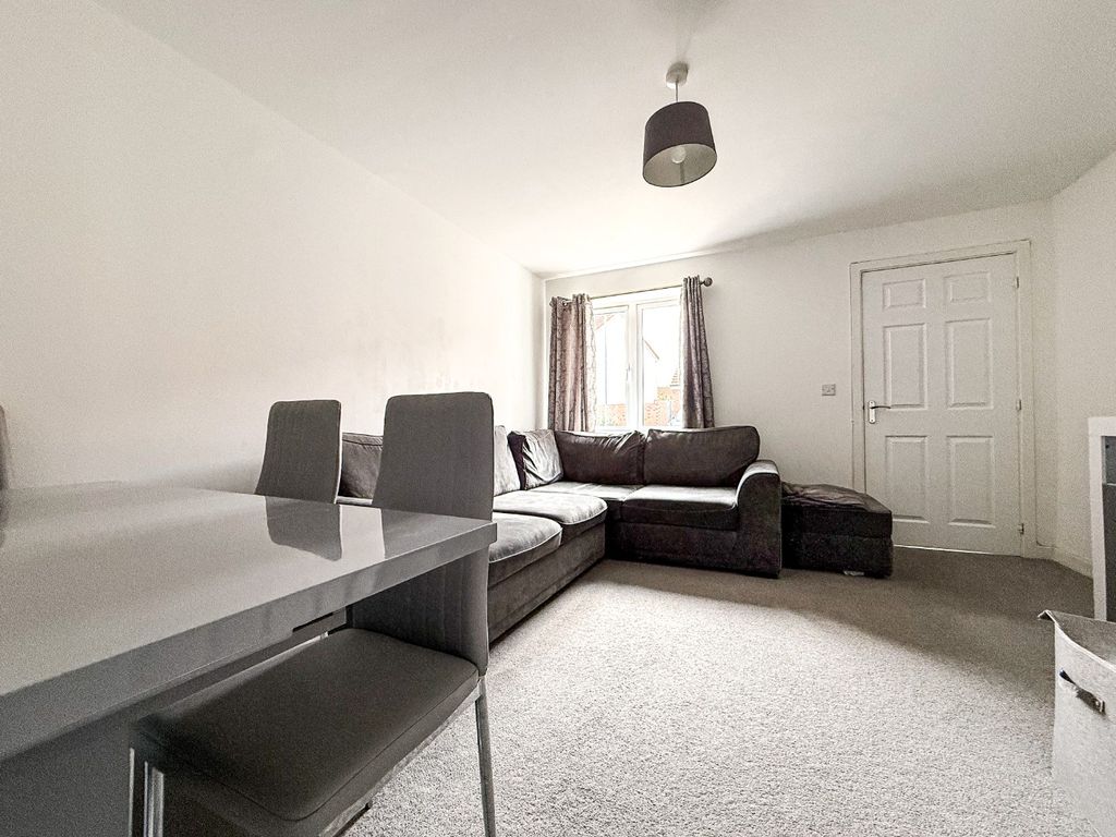Property photo 3 of 23 4429434