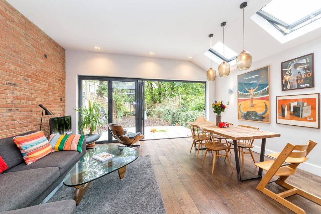 Property photo 1 of 25