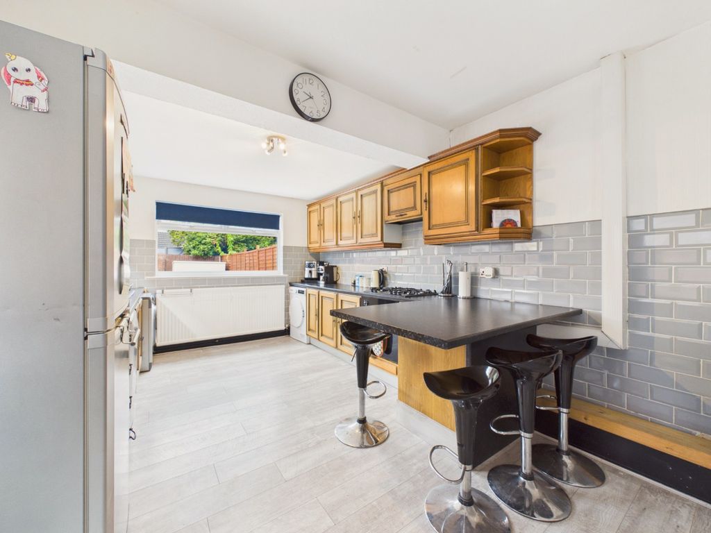 Property photo 2 of 17 4886485