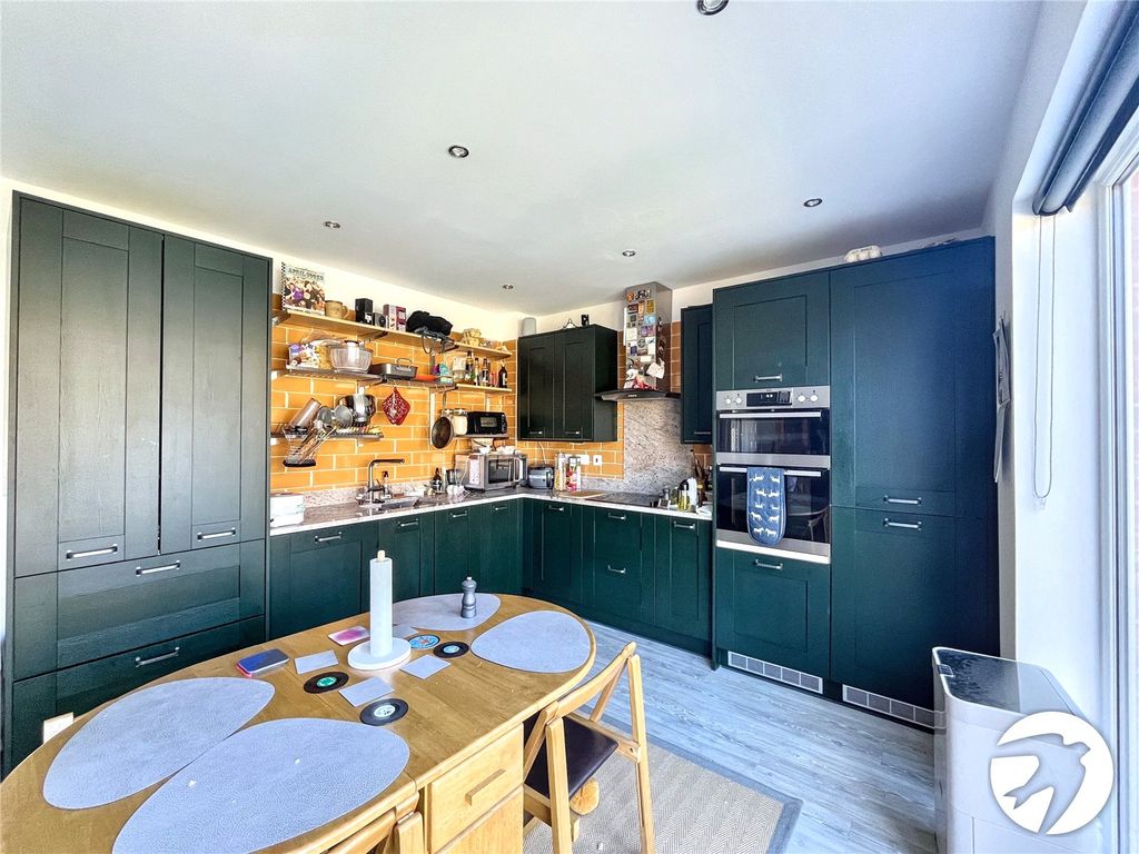 Property photo 2 of 11 Picture No. 11