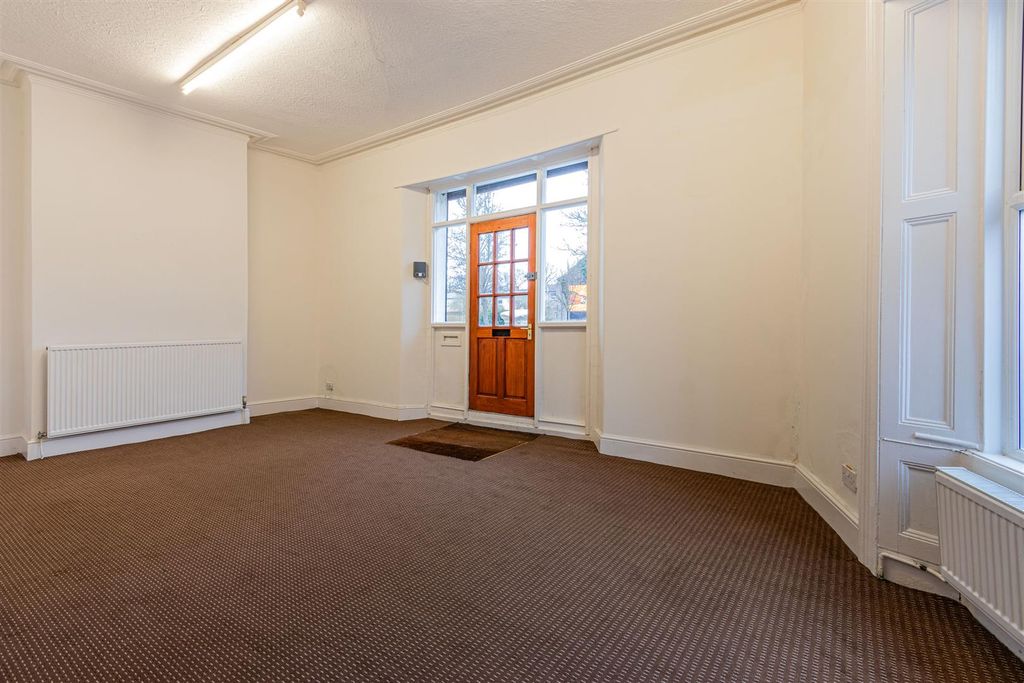 Property photo 2 of 14 Lower Cathedral Road 33-4.Jpg
