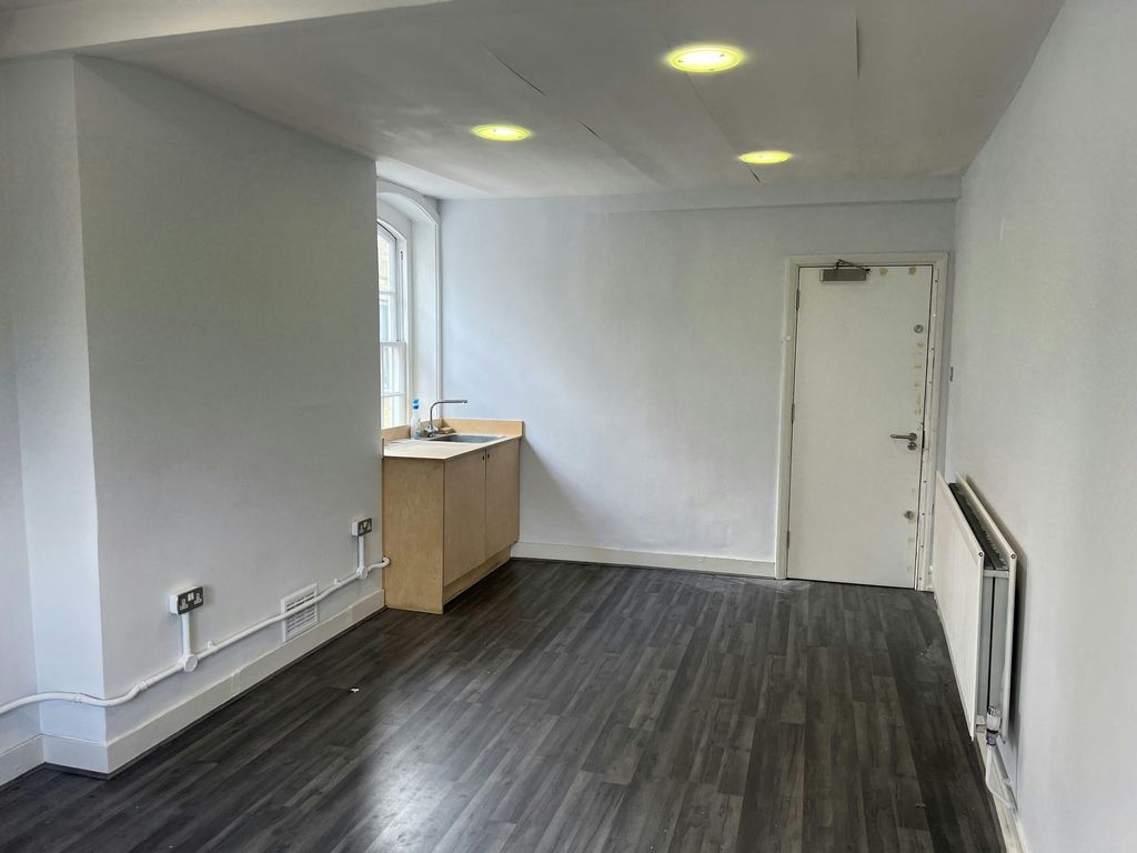 Property photo 3 of 3 Int 2.Jpg