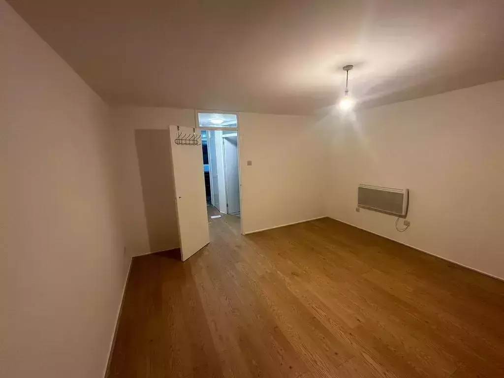 Property photo 3 of 4