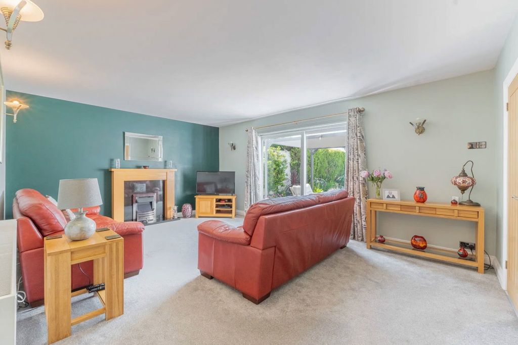 Property photo 2 of 38