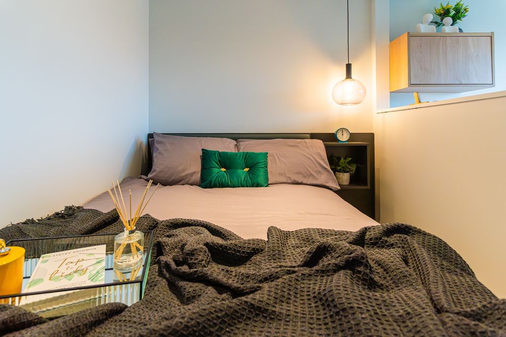 Property photo 3 of 9 A Stylish And Inviting Double Bedroom With Modern ...