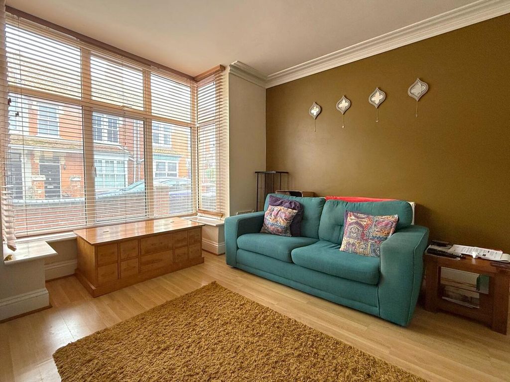 Property photo 3 of 15 Living Room