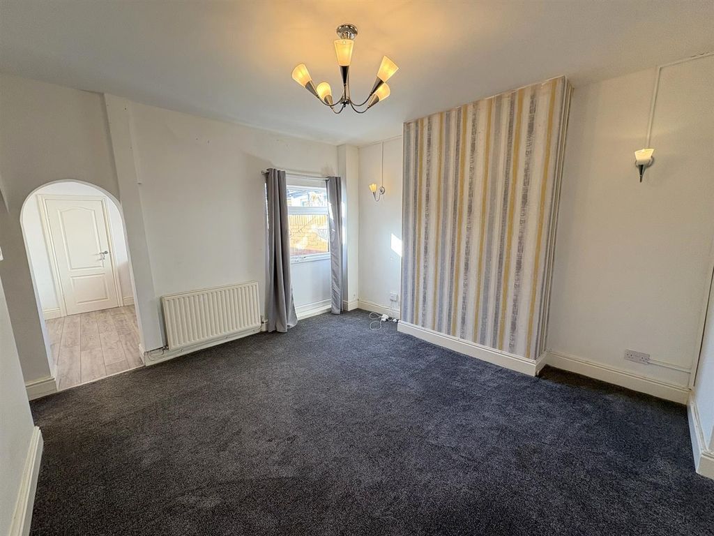 Property photo 3 of 7 Dining Room.Jpg