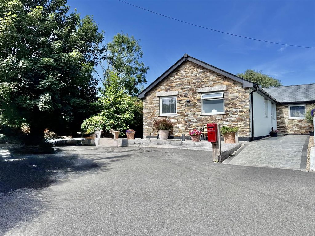 Property photo 1 of 27 Leatside