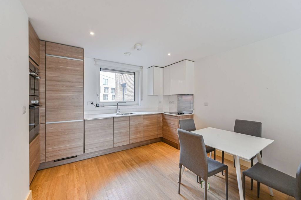 Property photo 3 of 20