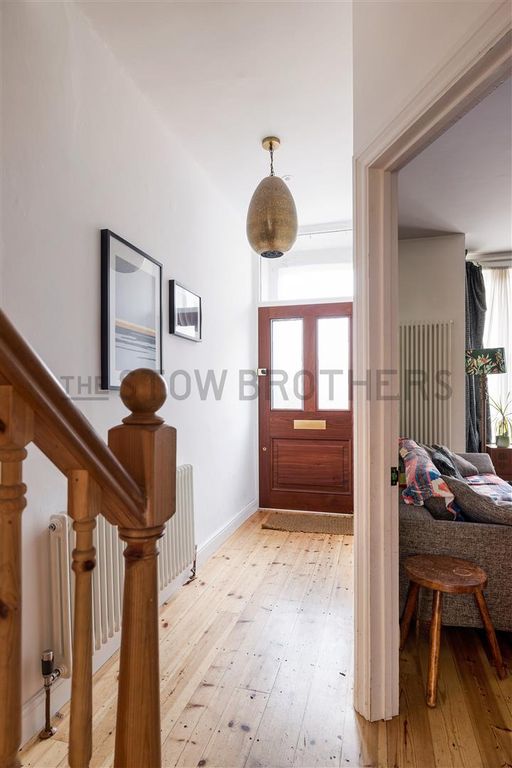 Property photo 3 of 34