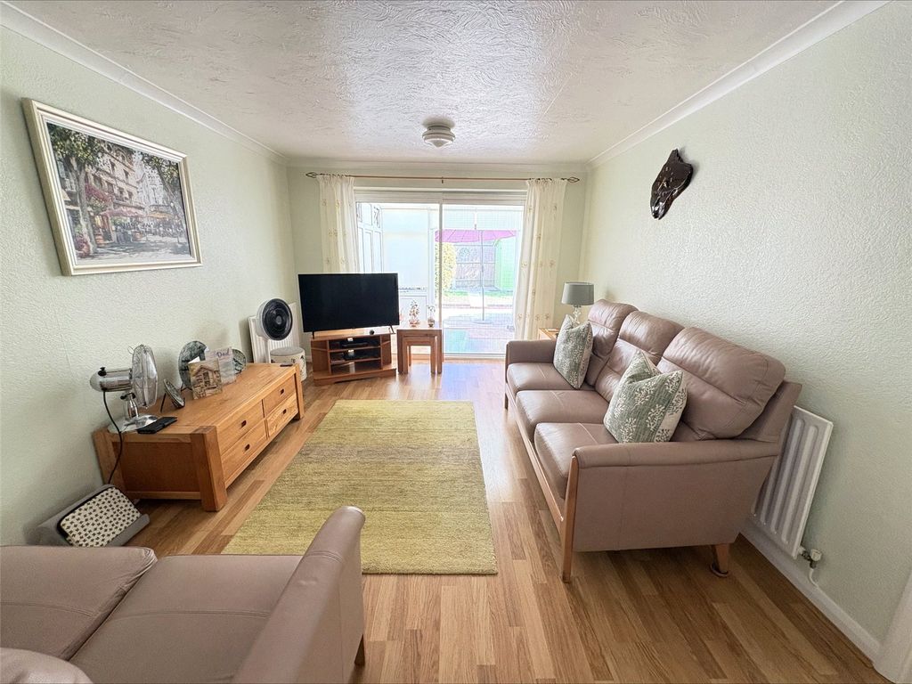 Property photo 2 of 14 Picture No. 17