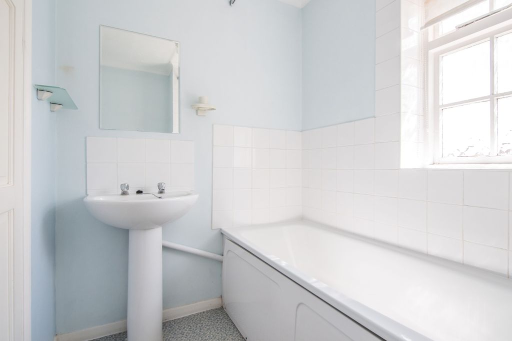 Property photo 3 of 7 62 Beatrice Street (