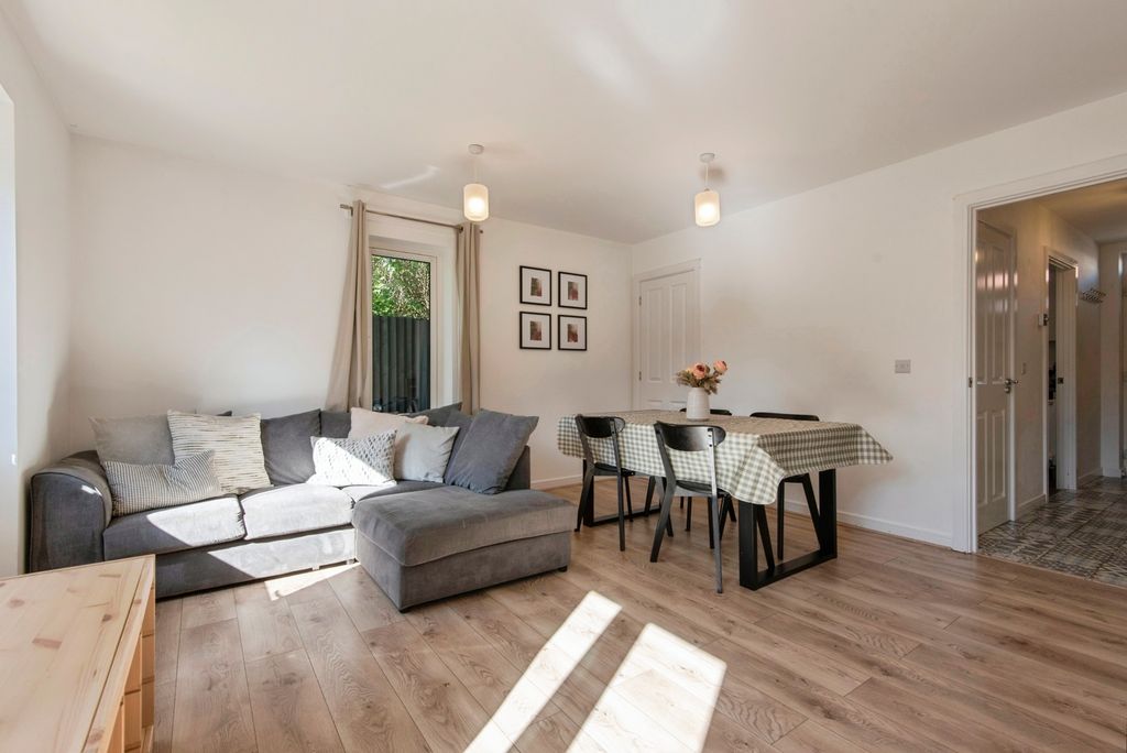 Property photo 2 of 16 Pbox-Img.Jpg
