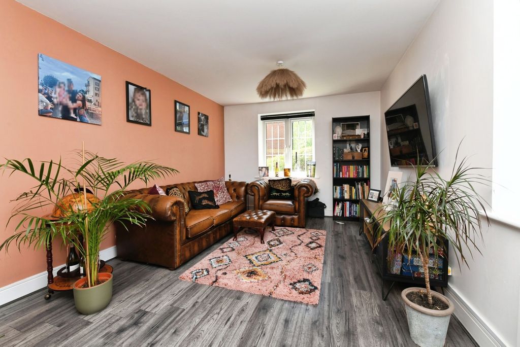 Property photo 2 of 16 Interior
